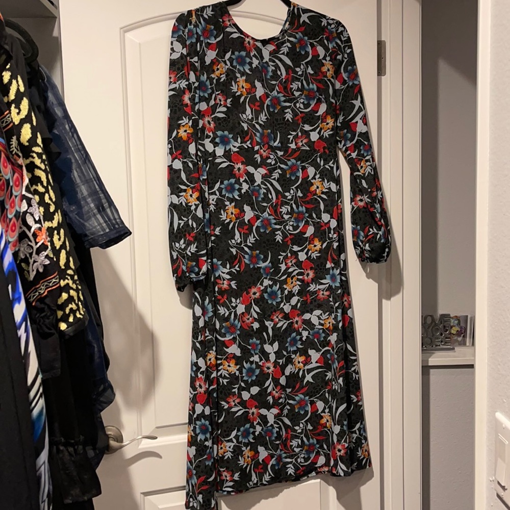 Floral midi dress perfect for a wedding guest